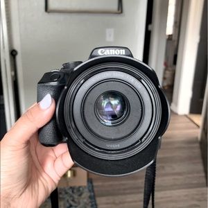 Canon rebel T6 camera with 50mm 1.8 lens+lens hood